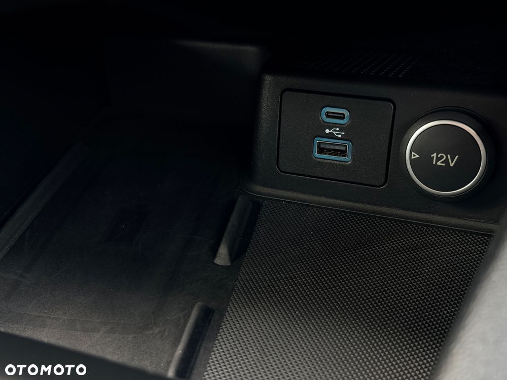 Ford Kuga 2.0 EcoBlue Hybrid ST-LINE - 29