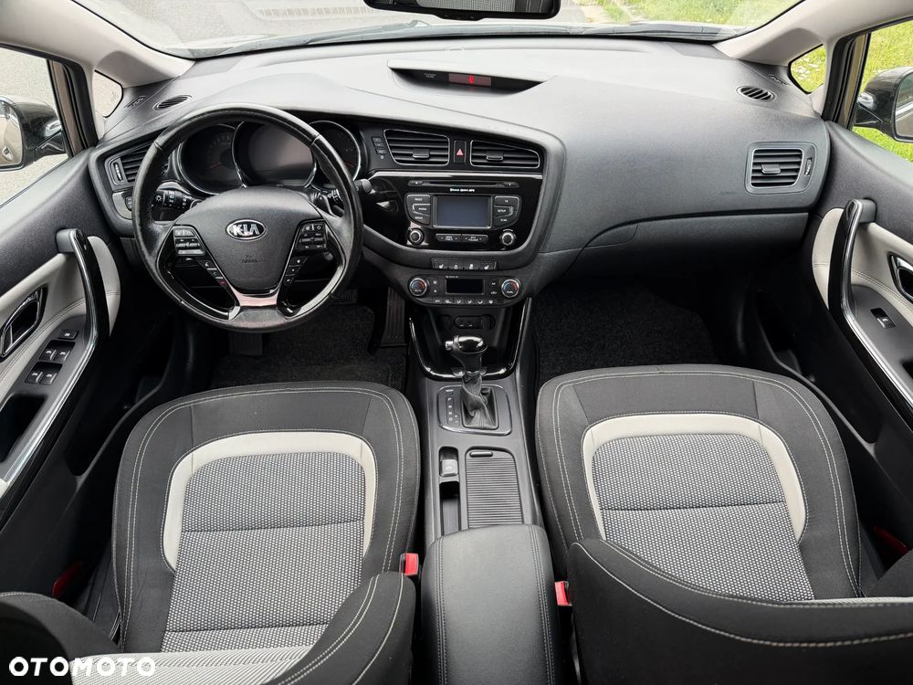 Kia Ceed 1.6 GDI DCT Platinum Edition - 6