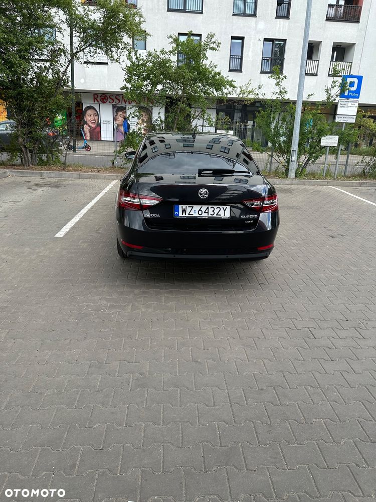 Skoda Superb 2.0 TDI SCR 4x4 Sportline DSG - 9