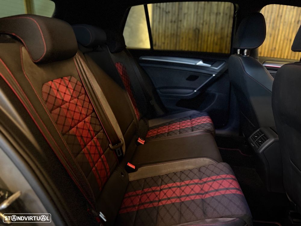 VW Golf GTI TCR 2.0 TSI OPF DSG - 19