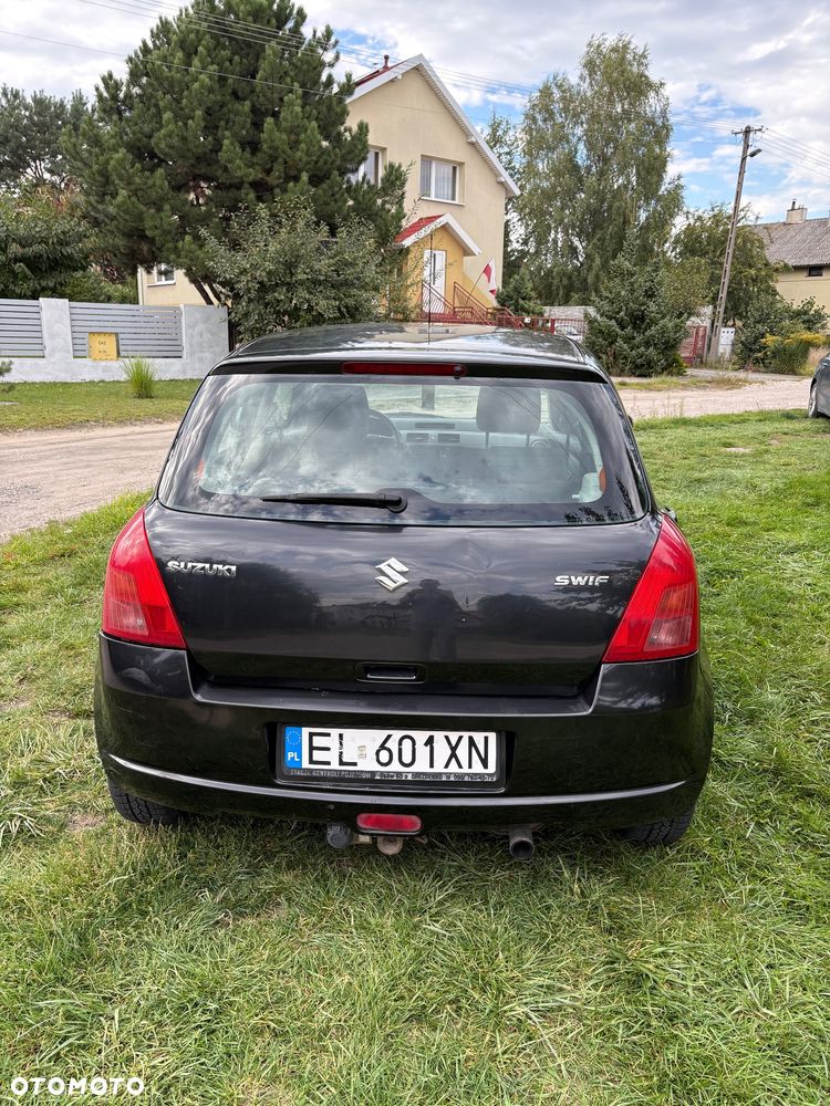 Suzuki Swift - 4