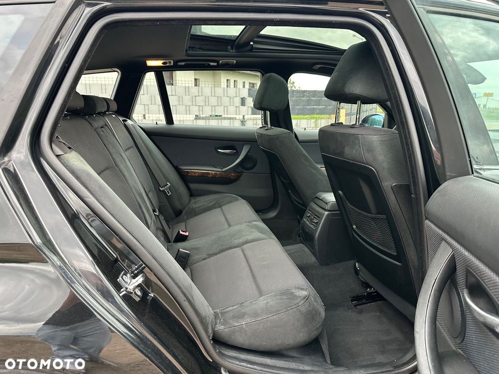 BMW Seria 3 320i - 27