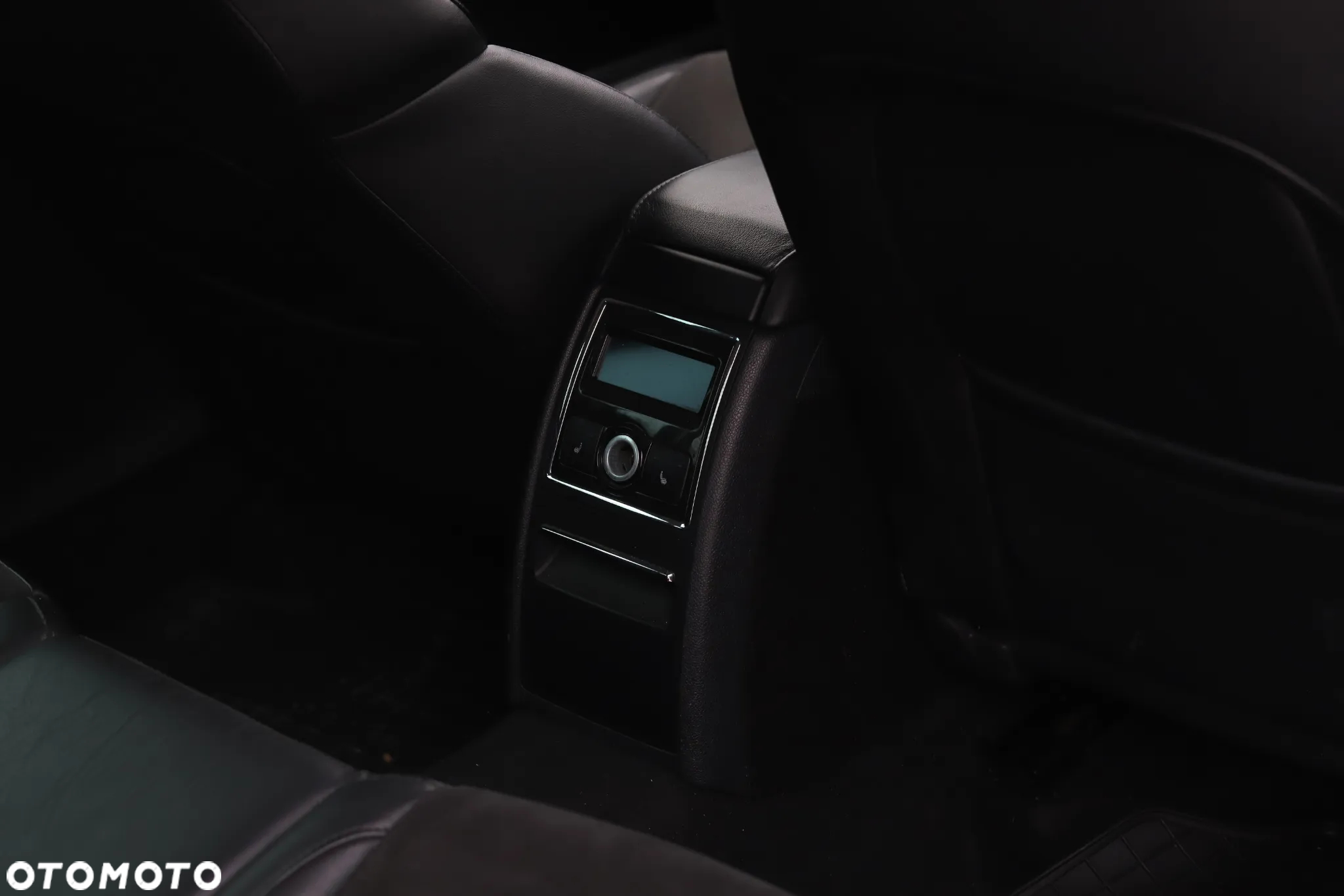 Skoda Superb 2.0 TDI Ambition DSG - 13