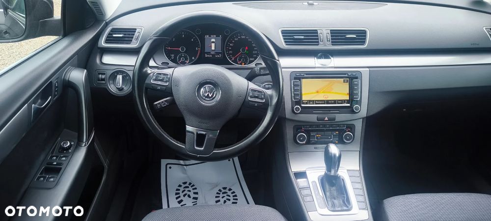 Volkswagen Passat 2.0 TDI DPF DSG Highline - 32