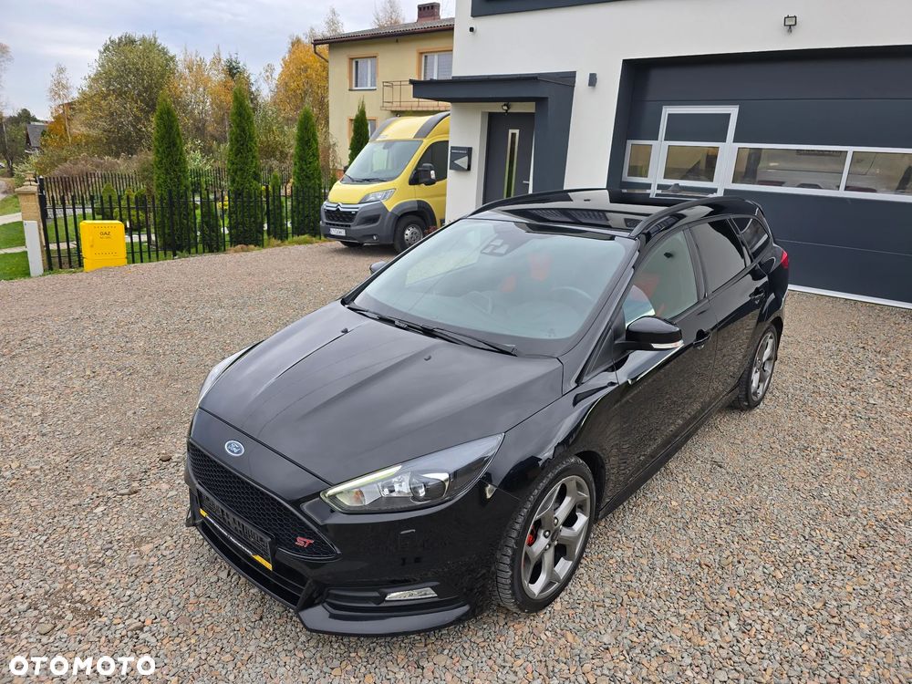 Ford Focus 2.0 EcoBoost ST mit Leder-Exclusiv-Paket - 3