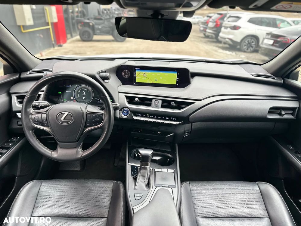 Lexus UX 250h (E-FOUR) Executive Line - 23