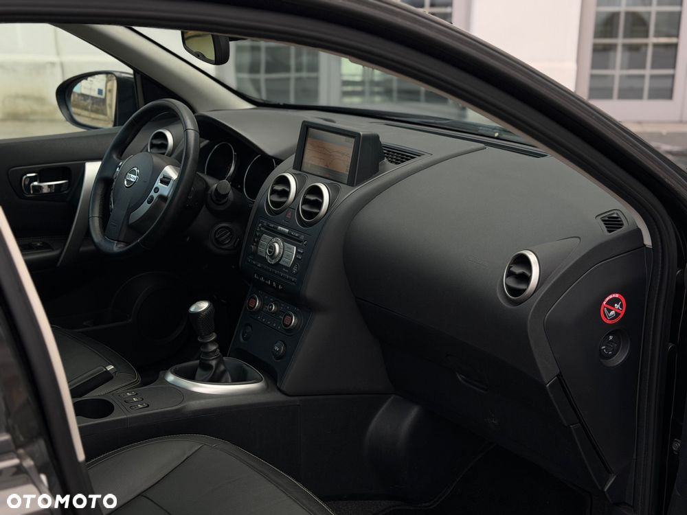 Nissan Qashqai 2.0 dCi DPF tekna - 21