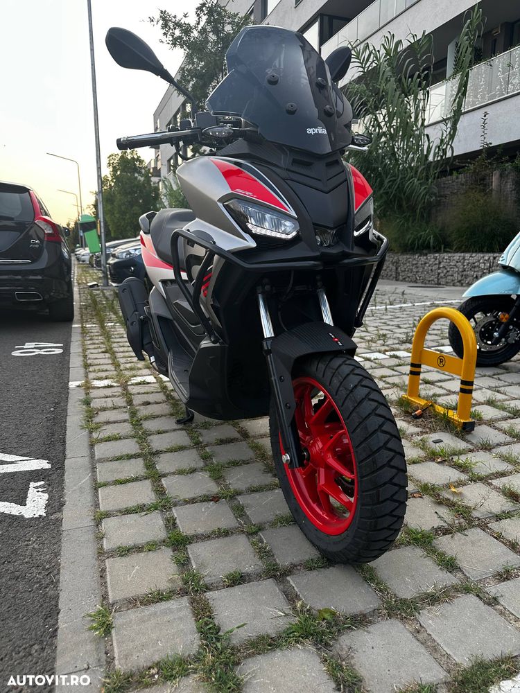 Aprilia SR GT - 2