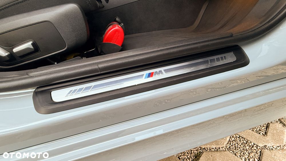 BMW Seria 3 330e xDrive M Sport sport - 13