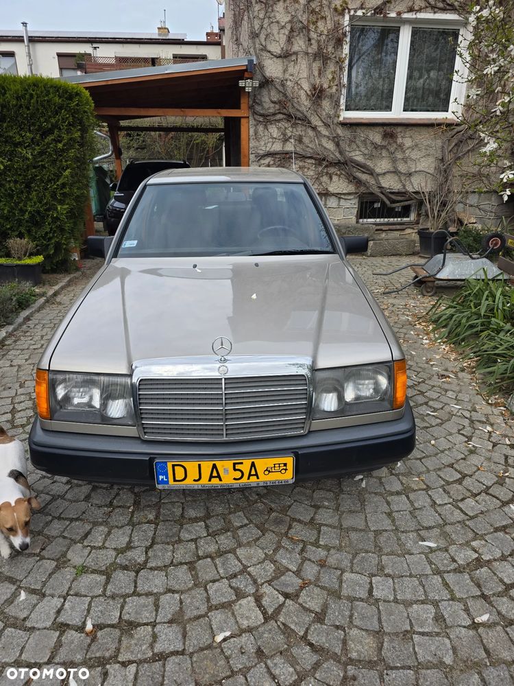 Mercedes-Benz W124