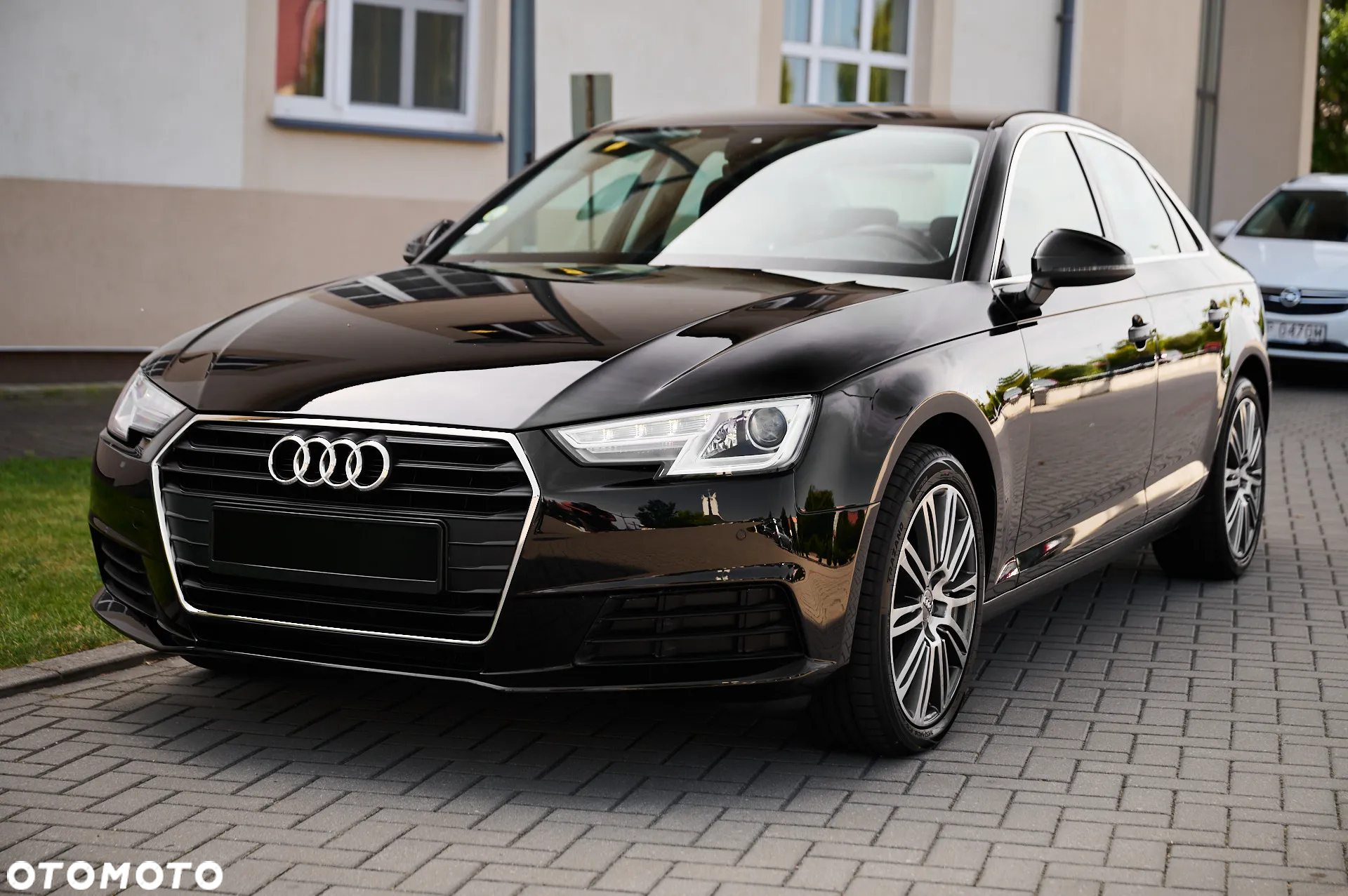 Audi A4 2.0 TDI ultra S tronic design - 6