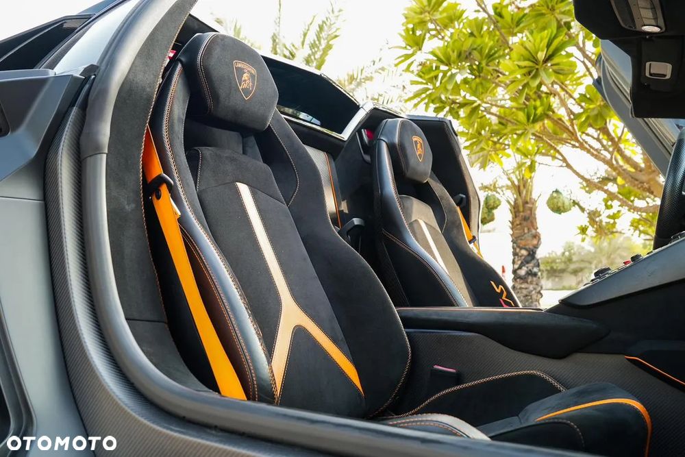 Lamborghini Aventador SVJ Roadster - 13