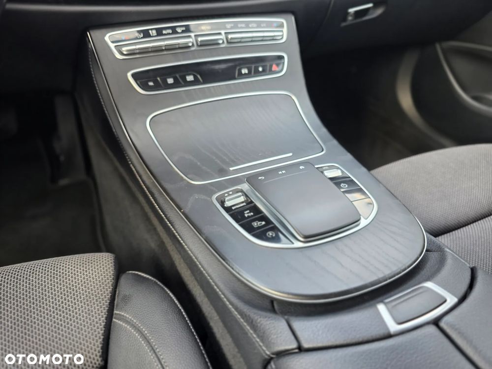 Mercedes-Benz Klasa E 200 d Exclusive - 37