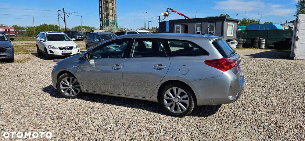 Toyota Auris 1.8 HSD Luna - 12