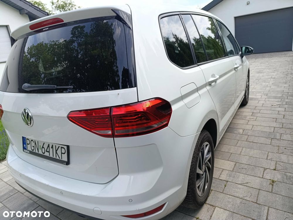 Volkswagen Touran 2.0 TDI BMT Comfortline DSG - 9