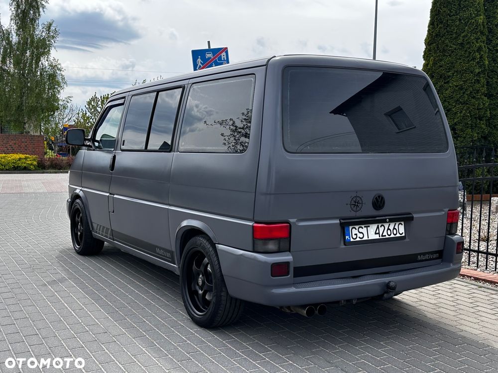 Volkswagen Multivan - 11