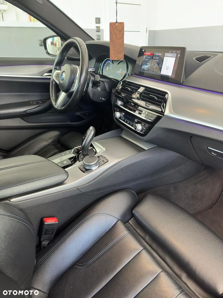 BMW Seria 5 520d M Sport - 18