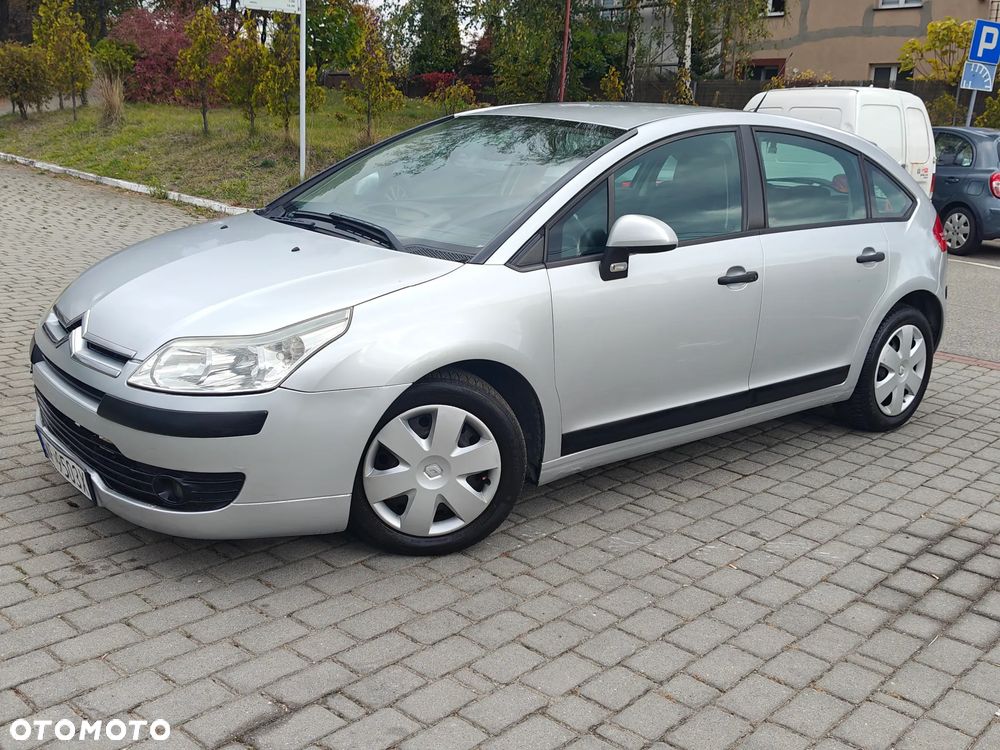 Citroën C4 1.4 16V Advance - 21