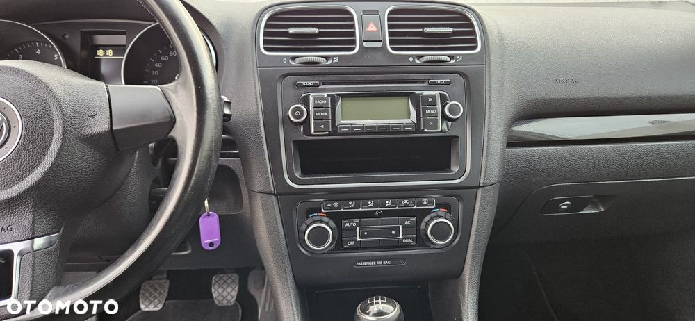 Volkswagen Golf 1.6 Comfortline - 16