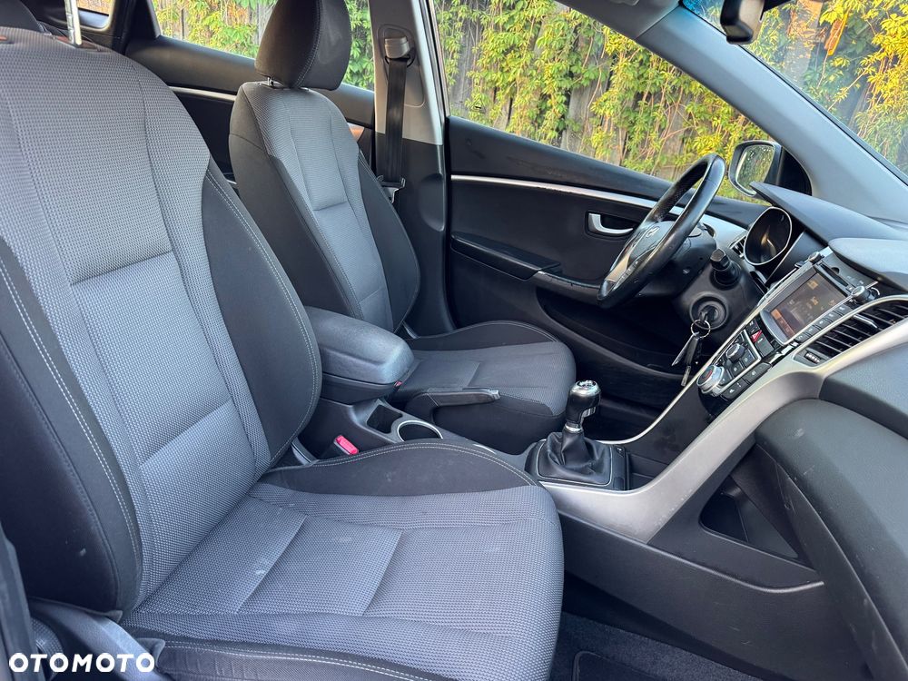 Hyundai i30 blue 1.6 CRDi Classic Navigation - 10