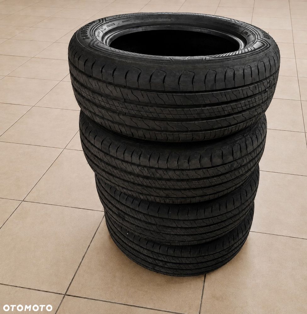 Sprzedam komplet 4 opon letnich Goodyear EfficientGrip 2 SUV 245/60 R18 105H, stan idealny, gwarancja - 1