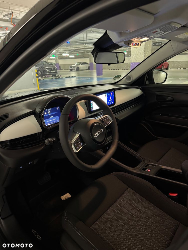 Fiat 600 HYBRID 125 Jahre Edition - 9