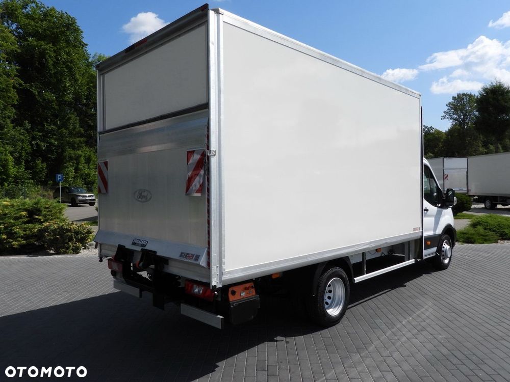 Ford TRANSIT KONTENER WINDA 8 PALET TEMPOMAT LEDY BLIŹNIACZE KOŁA KLIMATYZACJA  130KM - 4