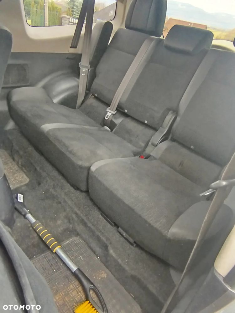 Mitsubishi Pajero - 9