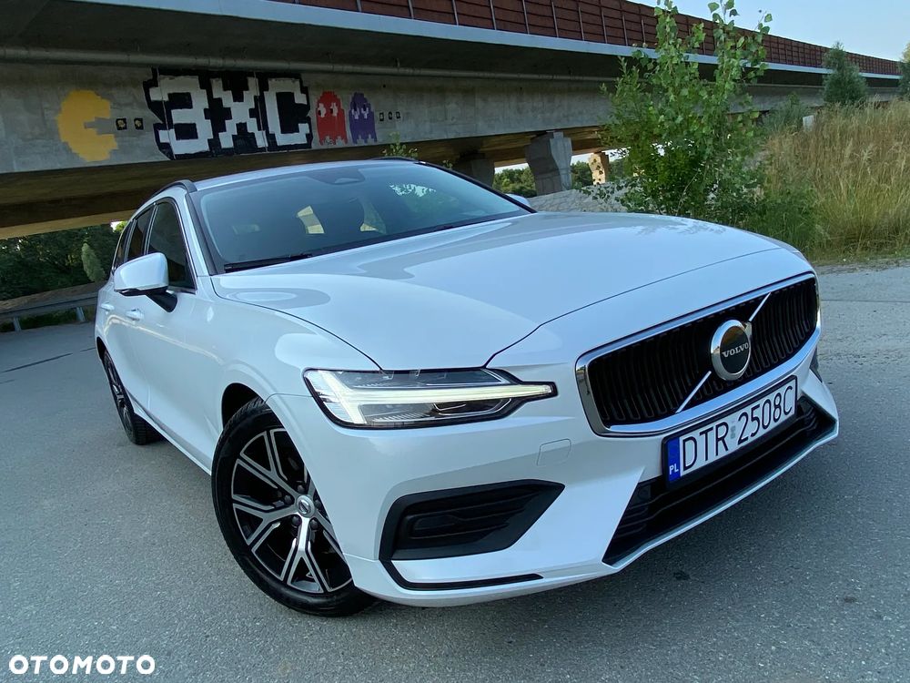 Volvo V60 B4 D Momentum Core - 1