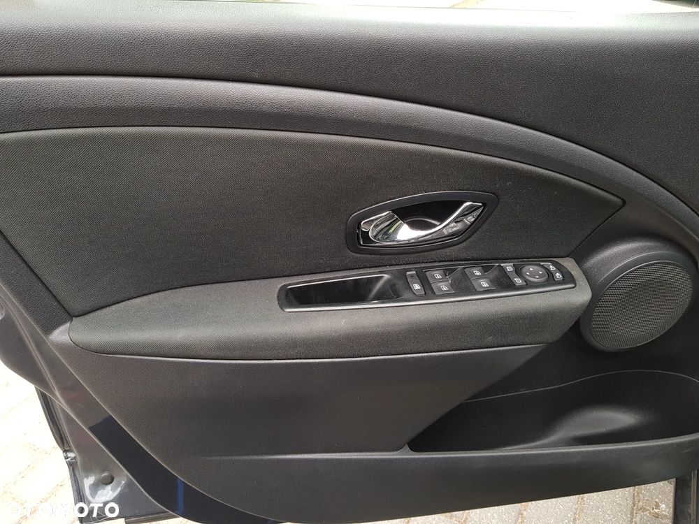 Renault Megane ENERGY dCi 110 Start & Stop LIMITED - 12