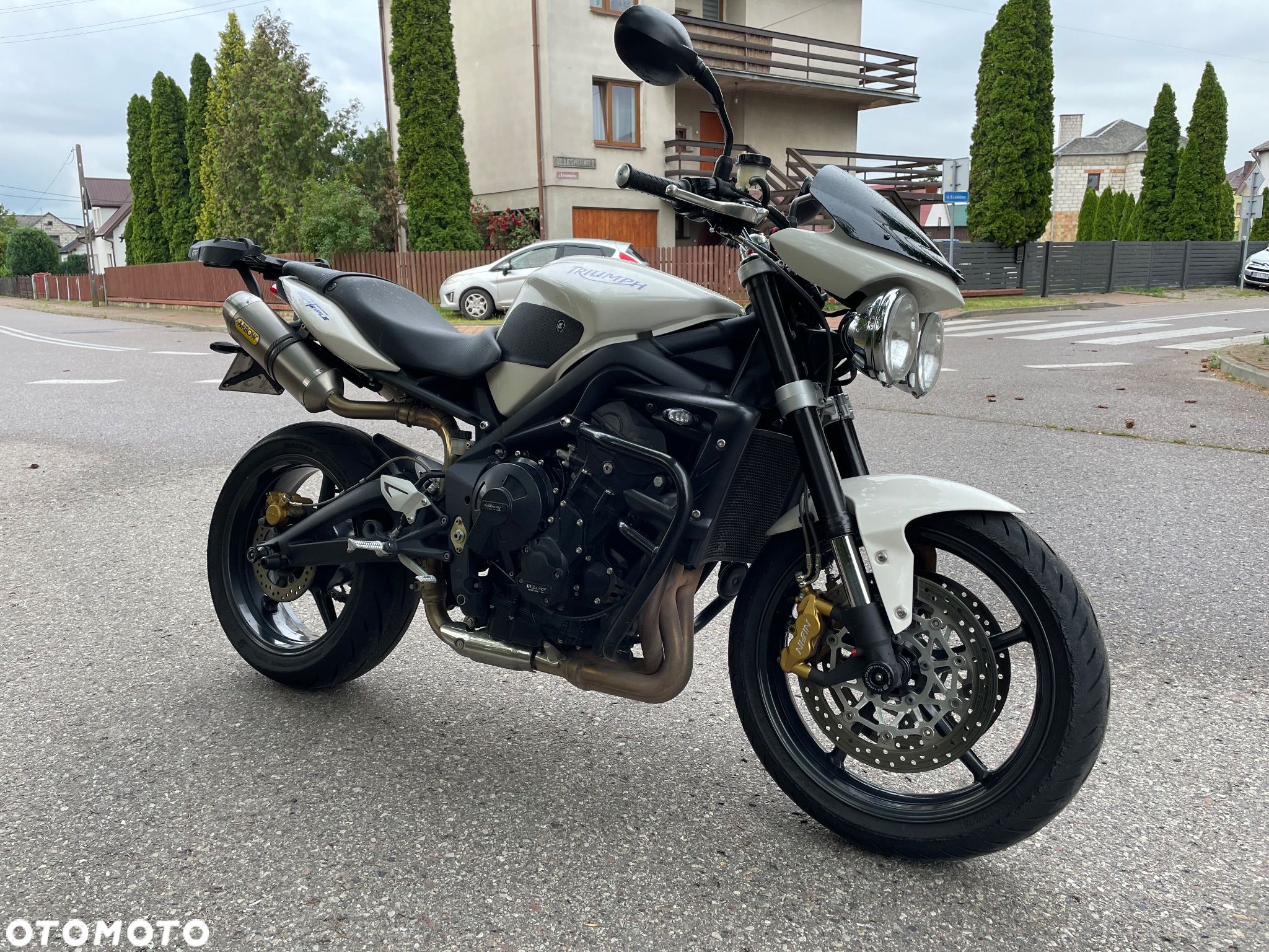 Triumph Street Triple - 1