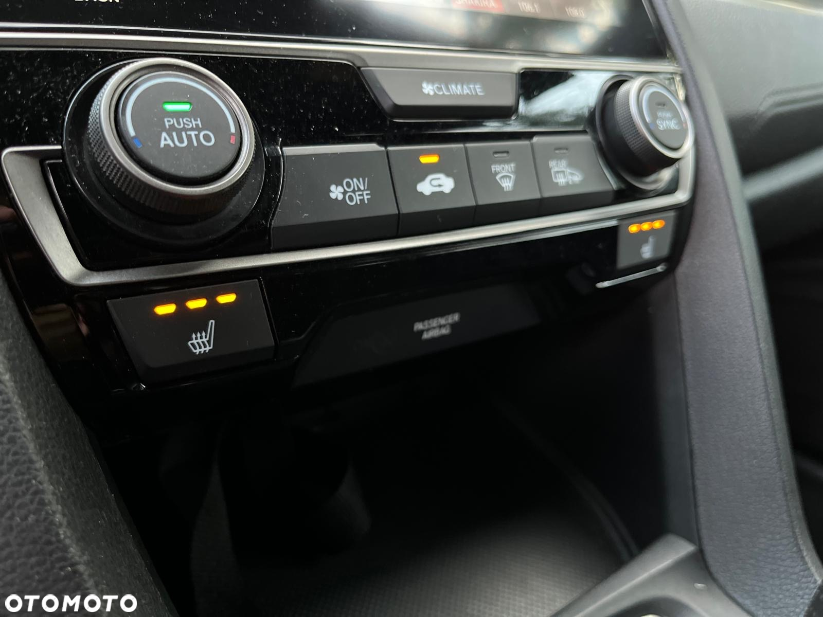 Honda Civic 1.0 T Executive (Pakiet Premium) - 32