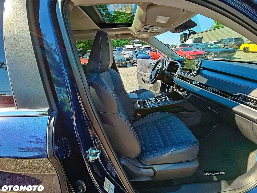 Mitsubishi Outlander - 13