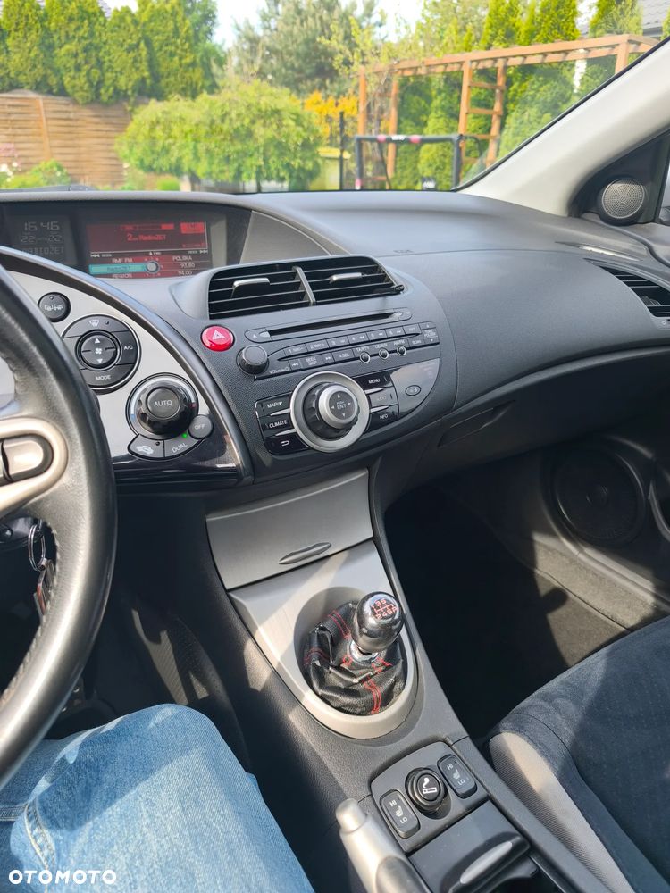 Honda Civic 1.8 Executive - 10