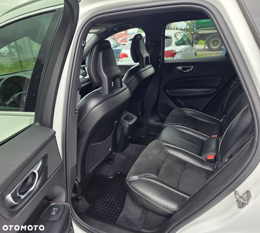 Volvo XC 60 D4 AWD Geartronic RDesign - 14