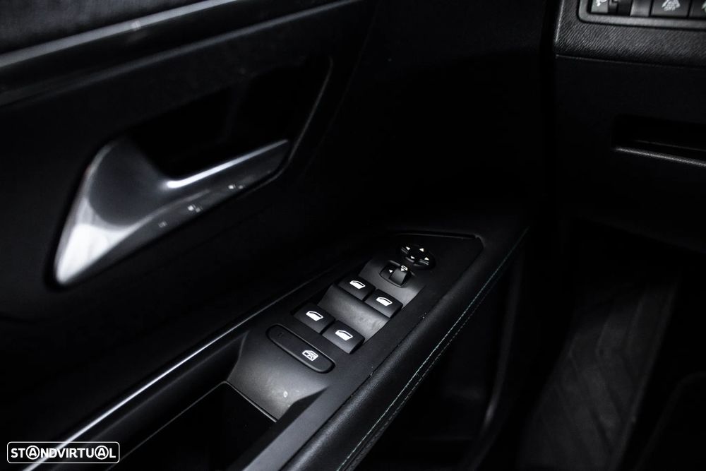 Peugeot 3008 1.6 Hybrid Allure e-EAT8 - 19