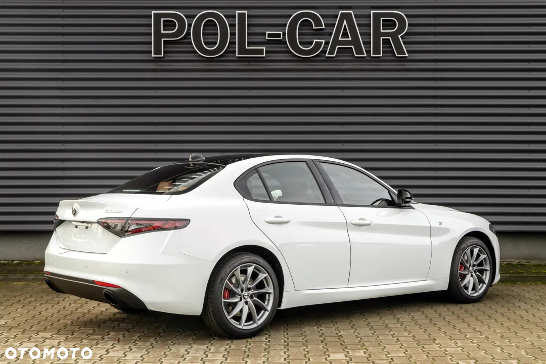Alfa Romeo Giulia 2.0 Turbo TI Q4 - 13