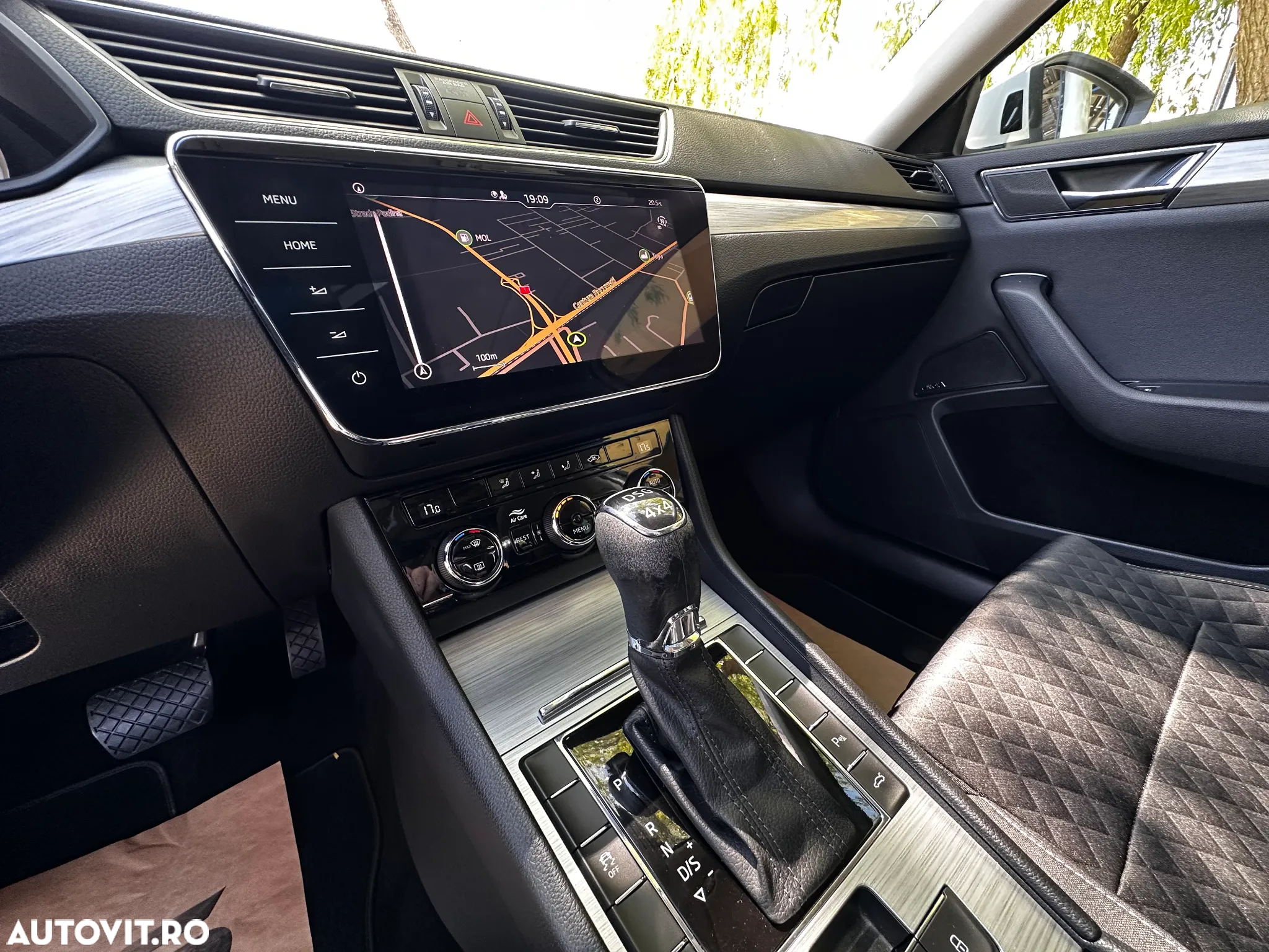 Skoda Superb Combi 2.0 TDI 4x4 DSG Premium Edition - 27