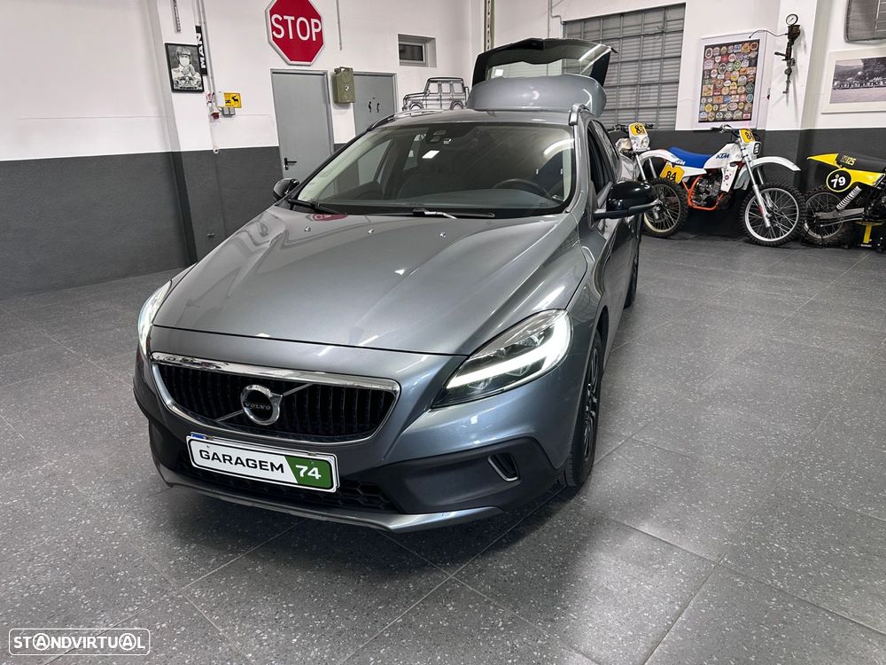 Volvo V40 Cross Country 2.0 D3 Plus - 1