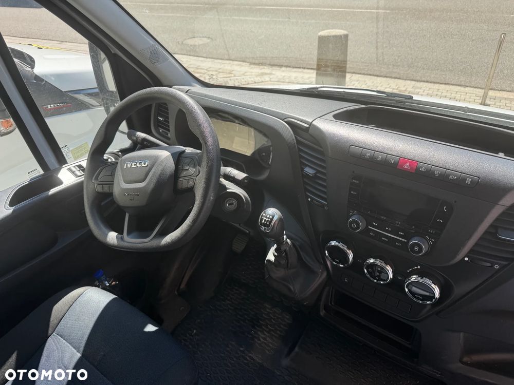 Iveco Daily 3.0 35C16 winda kontener - 14