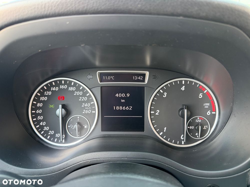 Mercedes-Benz Klasa B 180 d BlueEFFICIENCY Edition - 31