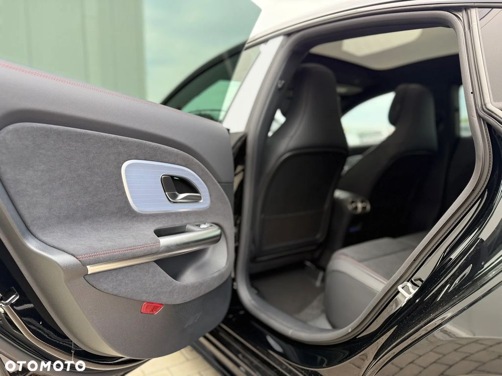 Mercedes-Benz CLA - 28