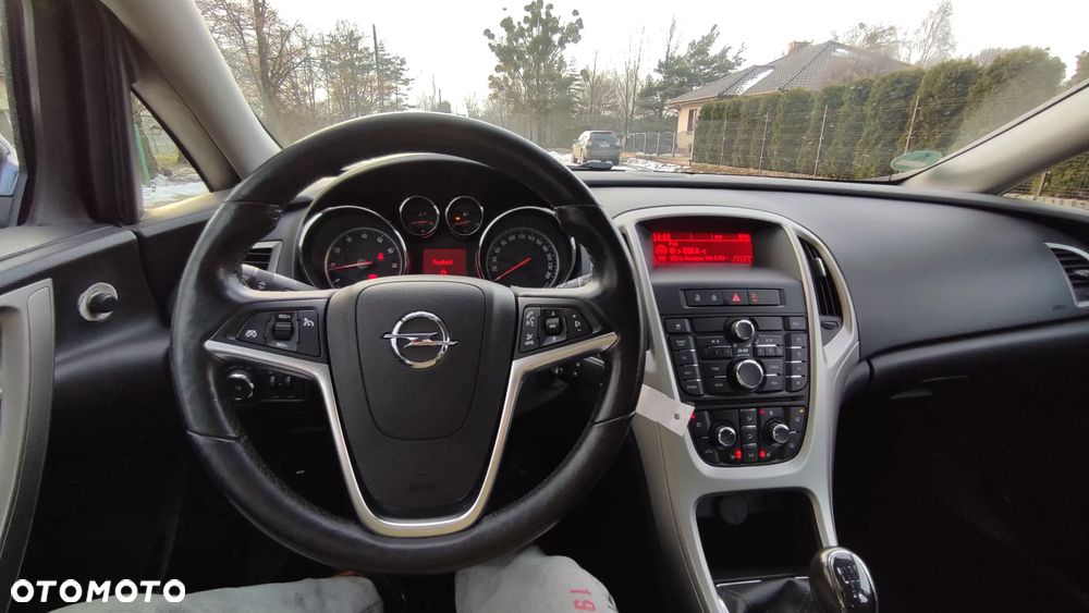 Opel Astra 1.4 Turbo 150 Jahre - 12