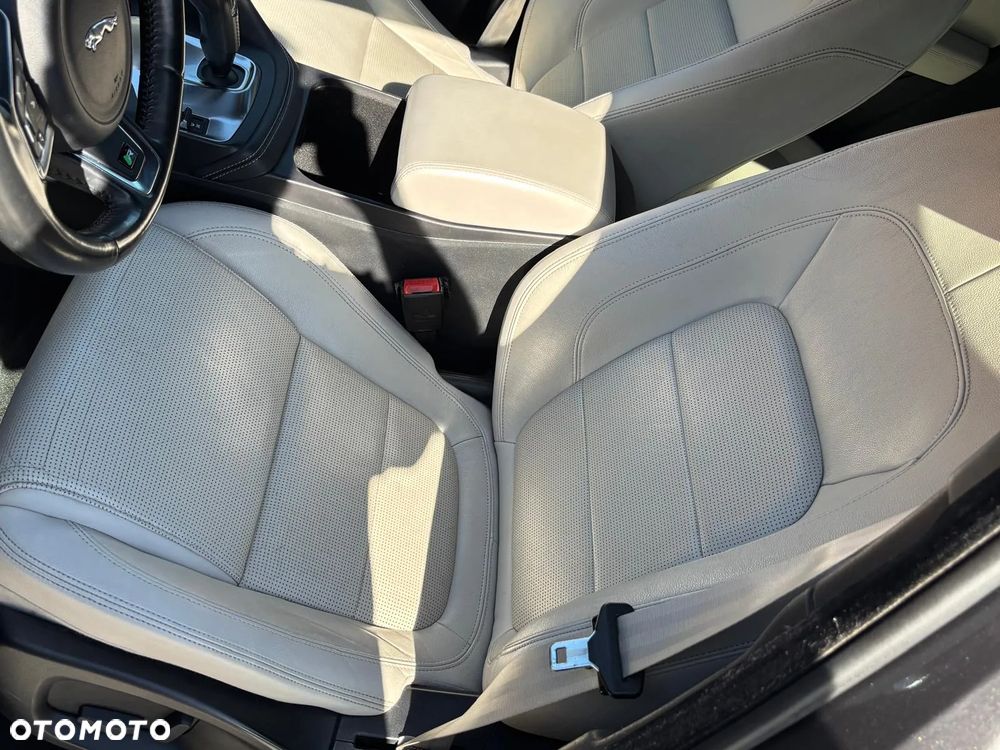 Jaguar E-Pace 2.0 i4D AWD R-Dynamic HSE - 9