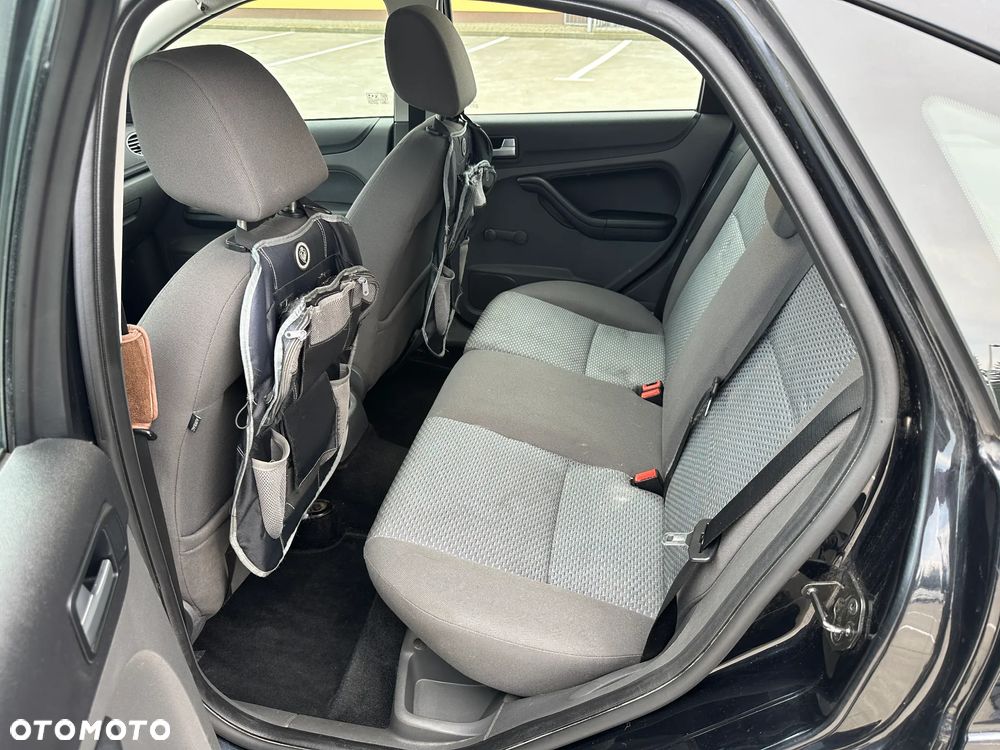 Ford Focus 1.6 Amber X - 11