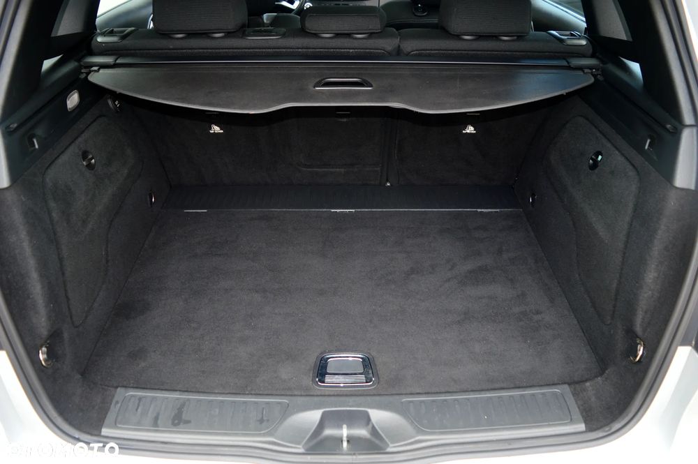 Mercedes-Benz Klasa B 180 CDI (BlueEFFICIENCY) - 32