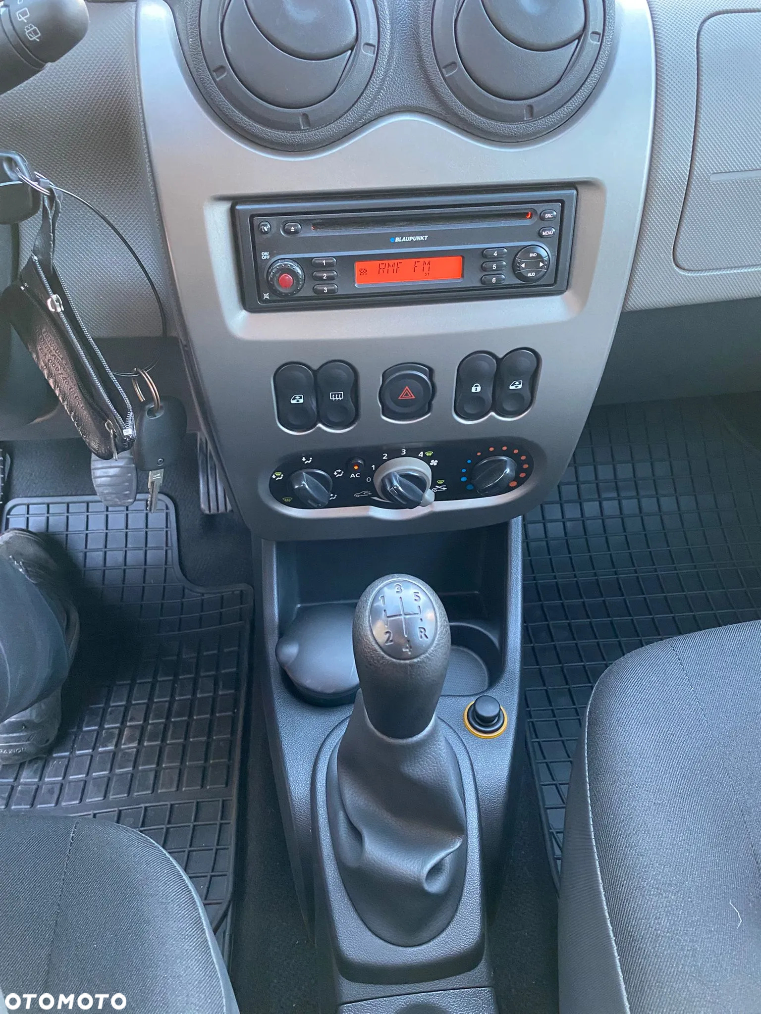 Dacia Sandero 1.4 MPI Laureate - 18
