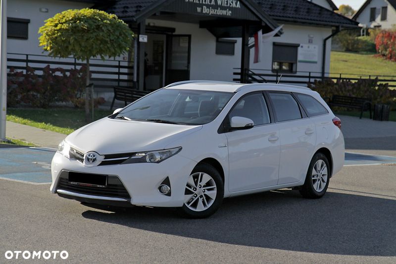 Toyota Auris 1.8 HSD Luna - 1