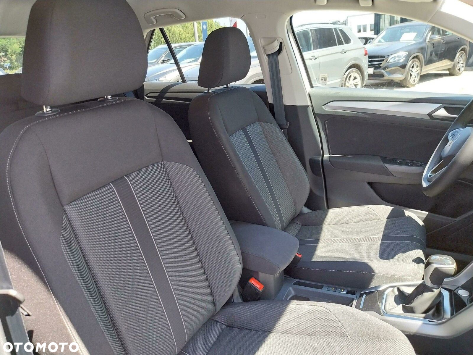 Volkswagen T-Roc - 16