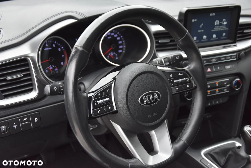 Kia Ceed 1.4 CVVT ISG Vision - 29